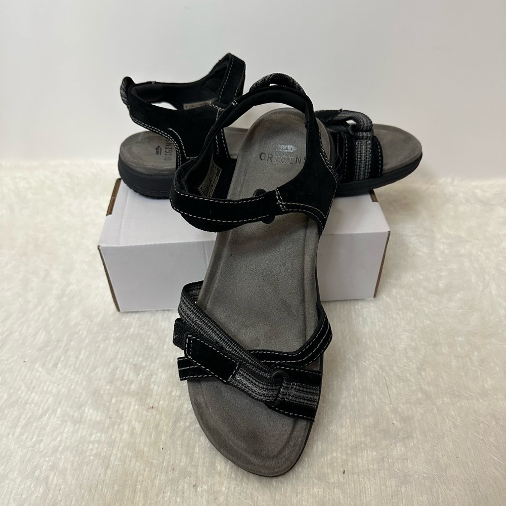 Origins Black Sandals with Criss-Cross Straps 🖤 - Picture 2 of 9